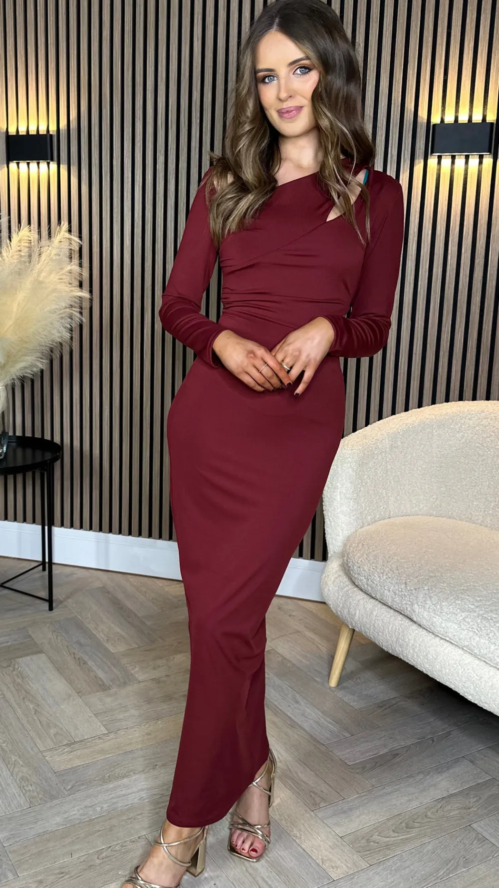 amberley_burgundy_cut_out_2.webp COPPEROSE Going Out Dresses | Occasion Dresses^Amberley Burgundy Cut Out Detail Midi Dress
