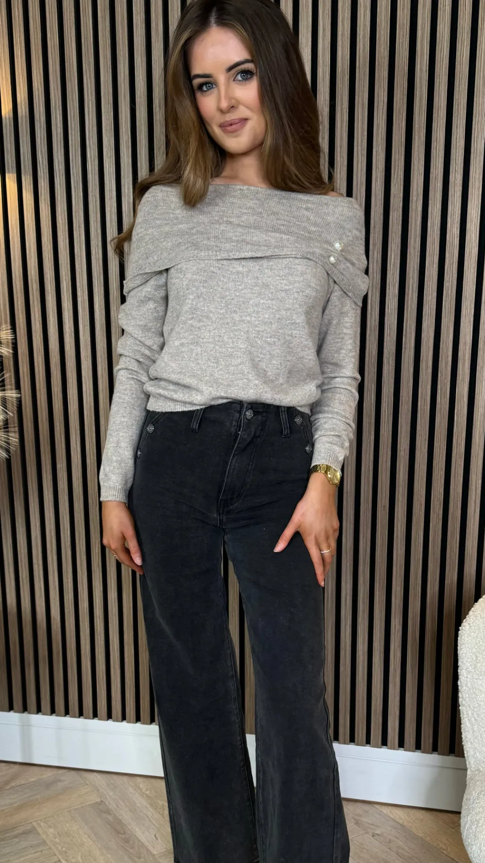 ashton_camel_off_the_shou_3.webp ROSY DAYS DESVENCHY Knitwear^Ashton Camel Off The Shoulder With Pearl Detail Jumper