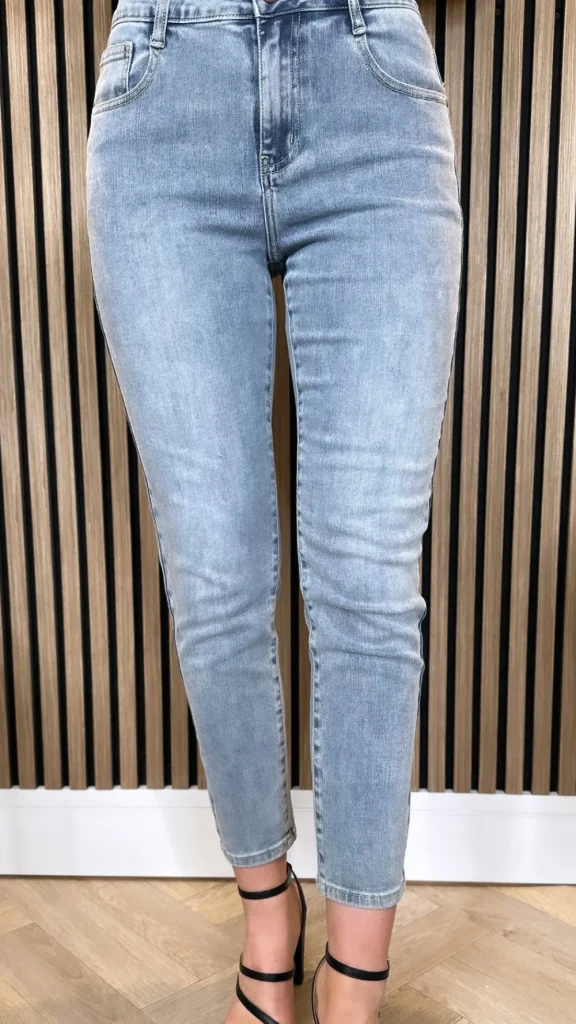 NINA CARTER Jeans^Carson Light Blue Boyfriend Jeans