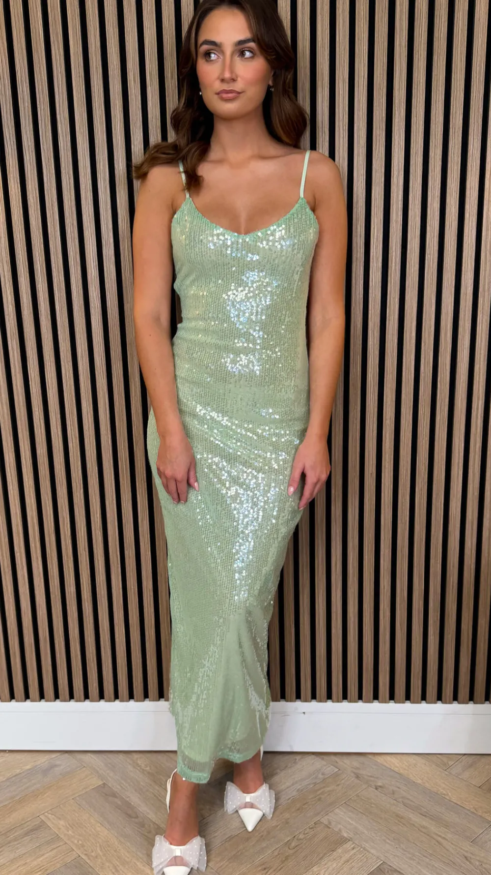 clemmie_light_green_sequi_2.webp SAS MW STUDIO Going Out Dresses | Occasion Dresses^Clemmie Light Green Sequin Detail Midi Dress