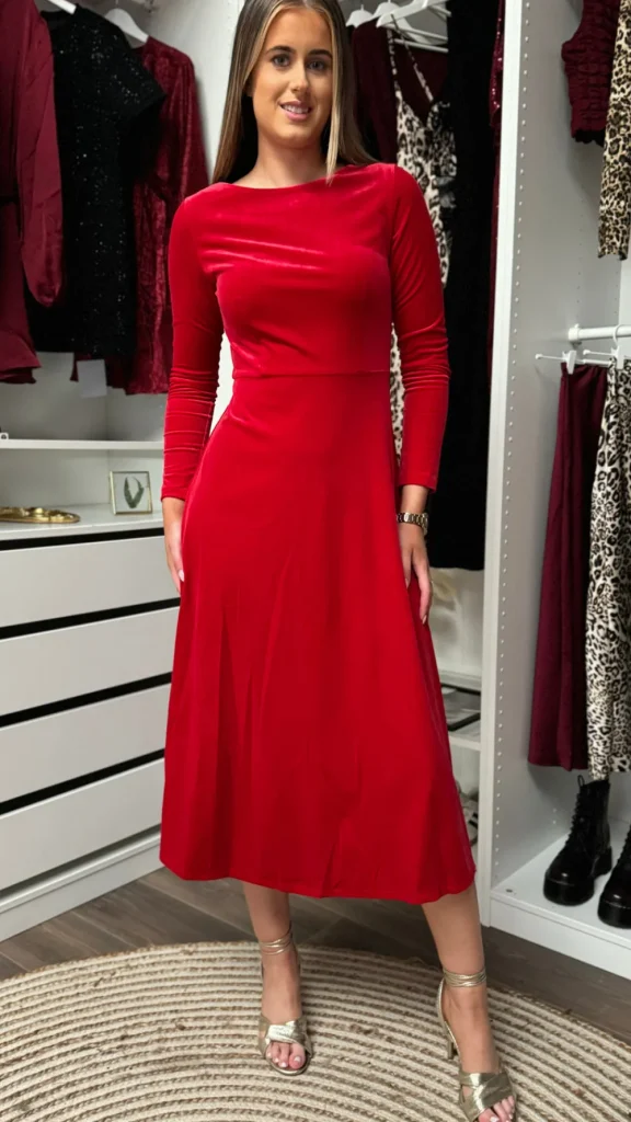 ATTENTIF Fitted Dresses | Going Out Dresses^Courtney Red Round Neck Velvet Midi Dress