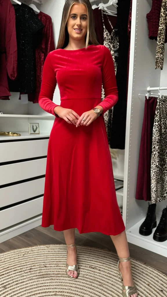ATTENTIF Fitted Dresses | Going Out Dresses^Courtney Red Round Neck Velvet Midi Dress