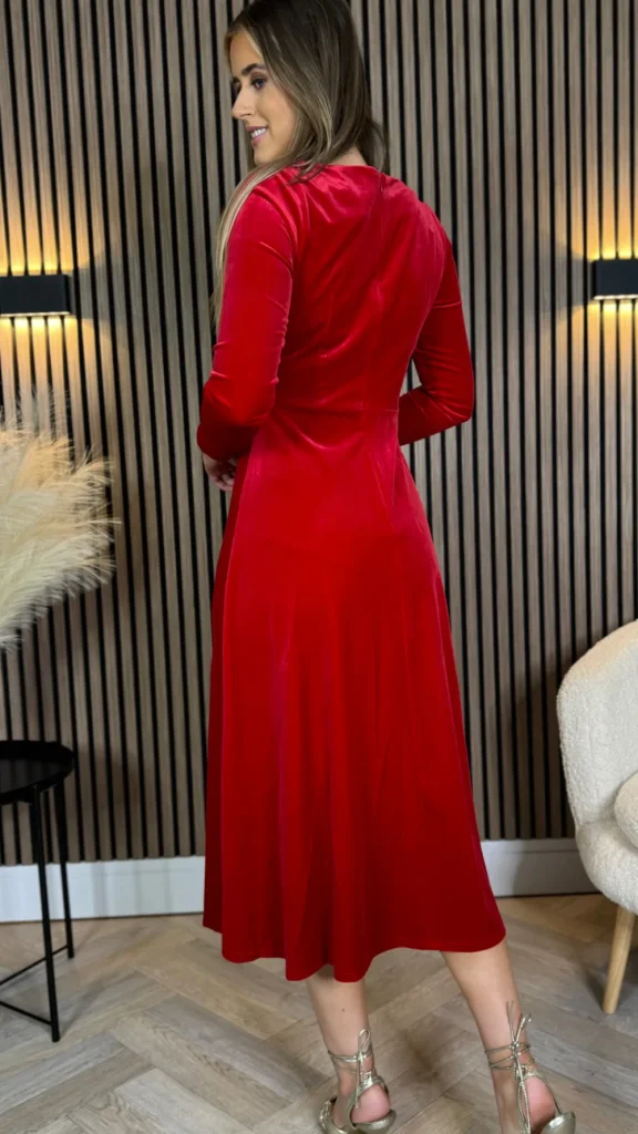 ATTENTIF Fitted Dresses | Going Out Dresses^Courtney Red Round Neck Velvet Midi Dress