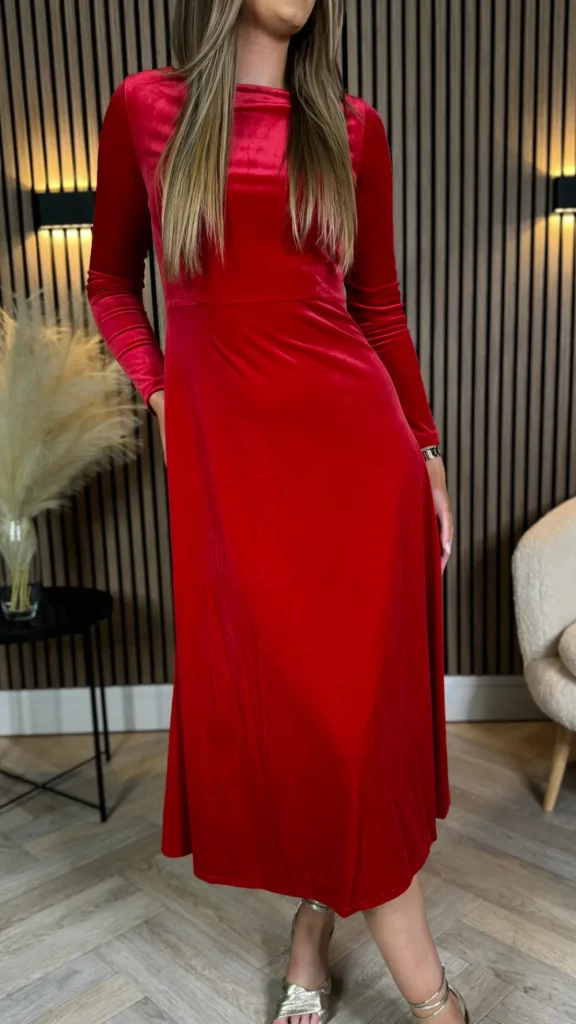 ATTENTIF Fitted Dresses | Going Out Dresses^Courtney Red Round Neck Velvet Midi Dress