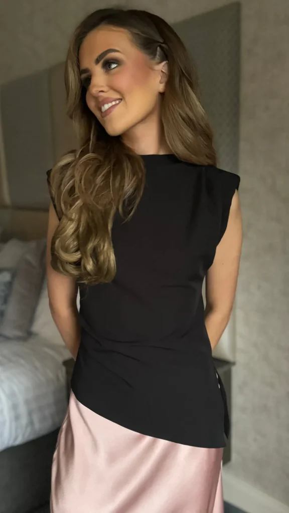 COPPEROSE Tops^Drew Black High Neck Asymmetrical Hem Top