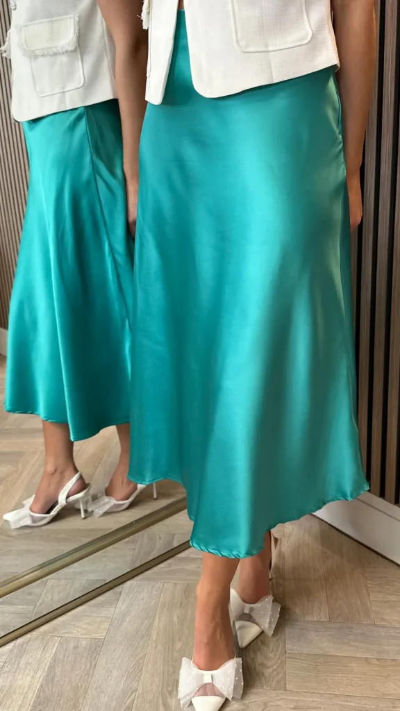 ROSA FASHION Skirts & Shorts^Fiadh Green Satin Finish Midi Skirt