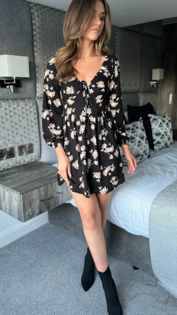 GIRL IN MIND Day Dresses | Going Out Dresses^Fiona Black Floral Gathered V Neckline Long Sleeve Mini Dress