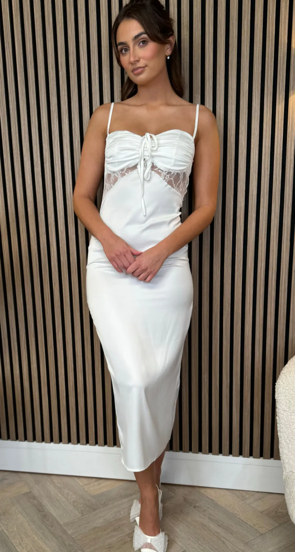 genevieve_white_satin_lac_0.webp LUCCE Going Out Dresses | Occasion Dresses^Genevieve White Satin Lace Detail Midi Dress