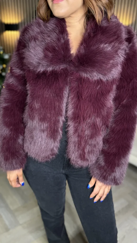 COPPEROSE Coats & Jackets^Georgia Burgundy Collared Fur Detail Jacket