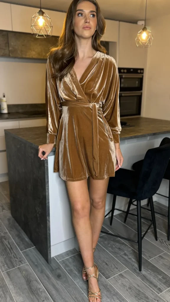 COPPEROSE Wrap Dresses | Going Out Dresses^Izzie Gold Velvet Wrap Look Mini Dress