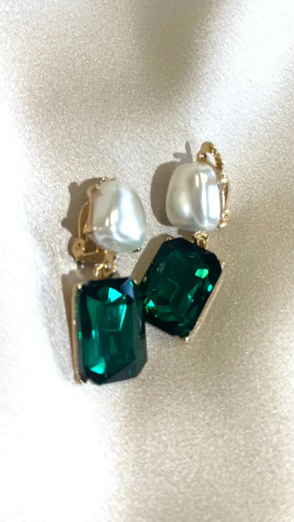 PARIS FASHION SHOPS Jewellery^Jenny Pearl & Green Stone Drop Clip On Earrings