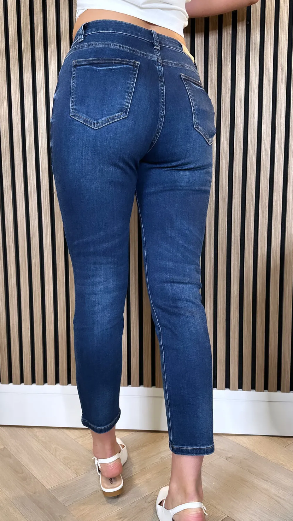 keke_dark_blue_ripped_kne_2.webp NINA CARTER Jeans^Keke Dark Blue Ripped Knee Boyfriend Jeans