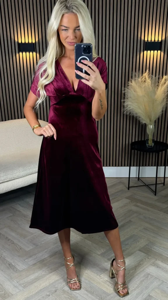COPPEROSE Going Out Dresses | Occasion Dresses^Merritt Burgundy V Neckline Velvet Finish Midi Dress