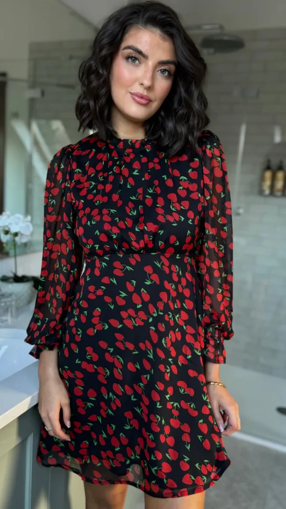 INFLUENCE Day Dresses | Going Out Dresses^Natalia Red & Black Cherry Print Chiffon Skater Dress