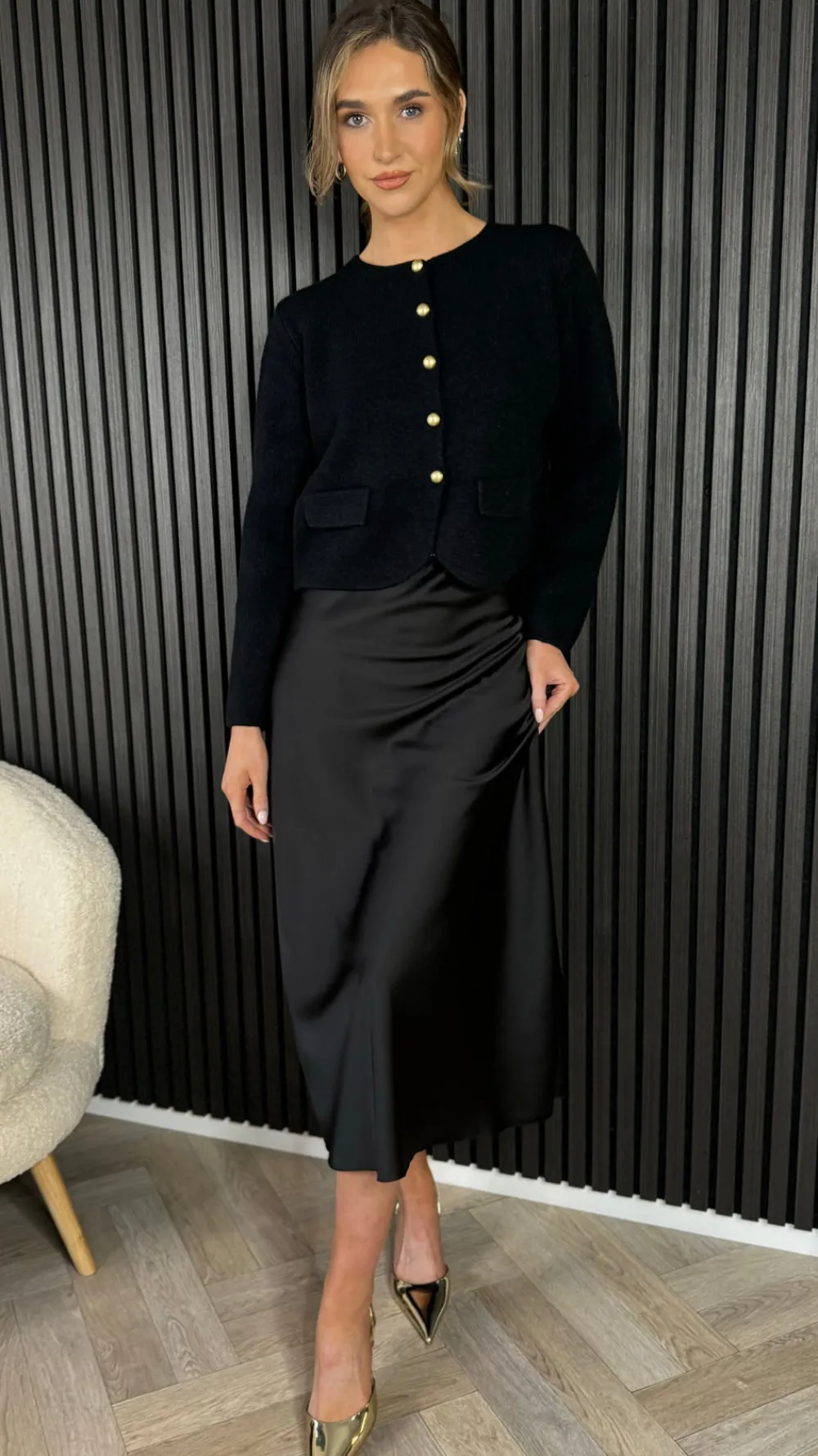 yaella_black_midi_skirt_2.webp COPPEROSE Skirts & Shorts^Yaella Black Midi Skirt